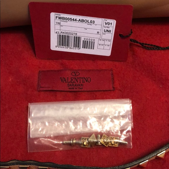 VALENTINO Rockstud Medium Tote in Beige - Picture 2 of 15